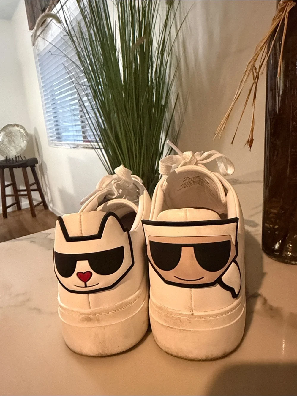 Karl Lagerfeld  White Lace-Up Low-Top Sneakers with Black Heel Tab Like New 71/2